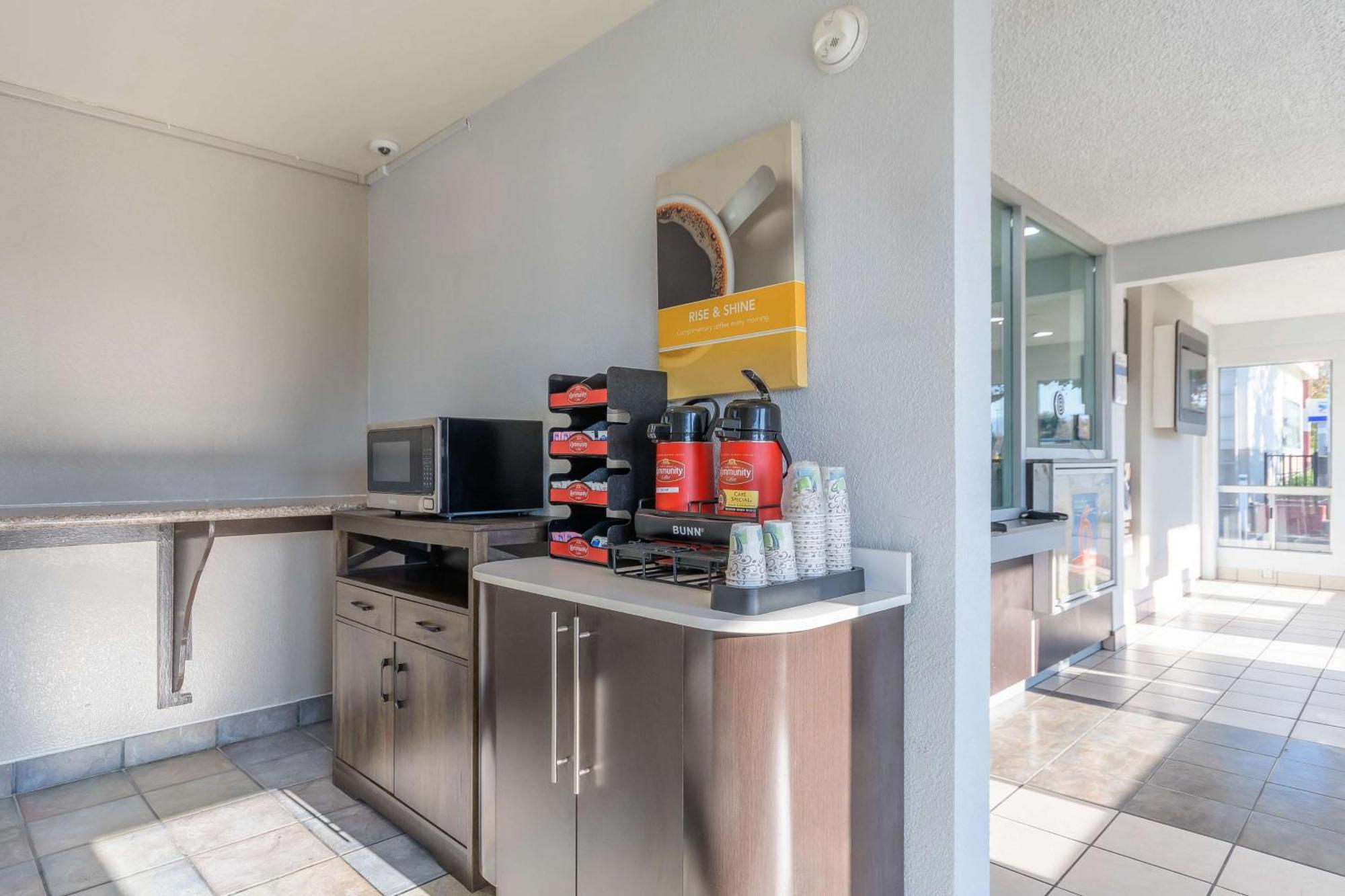 Motel 6 Hayward, Ca- Silicon Valley Gateway Bagian luar foto